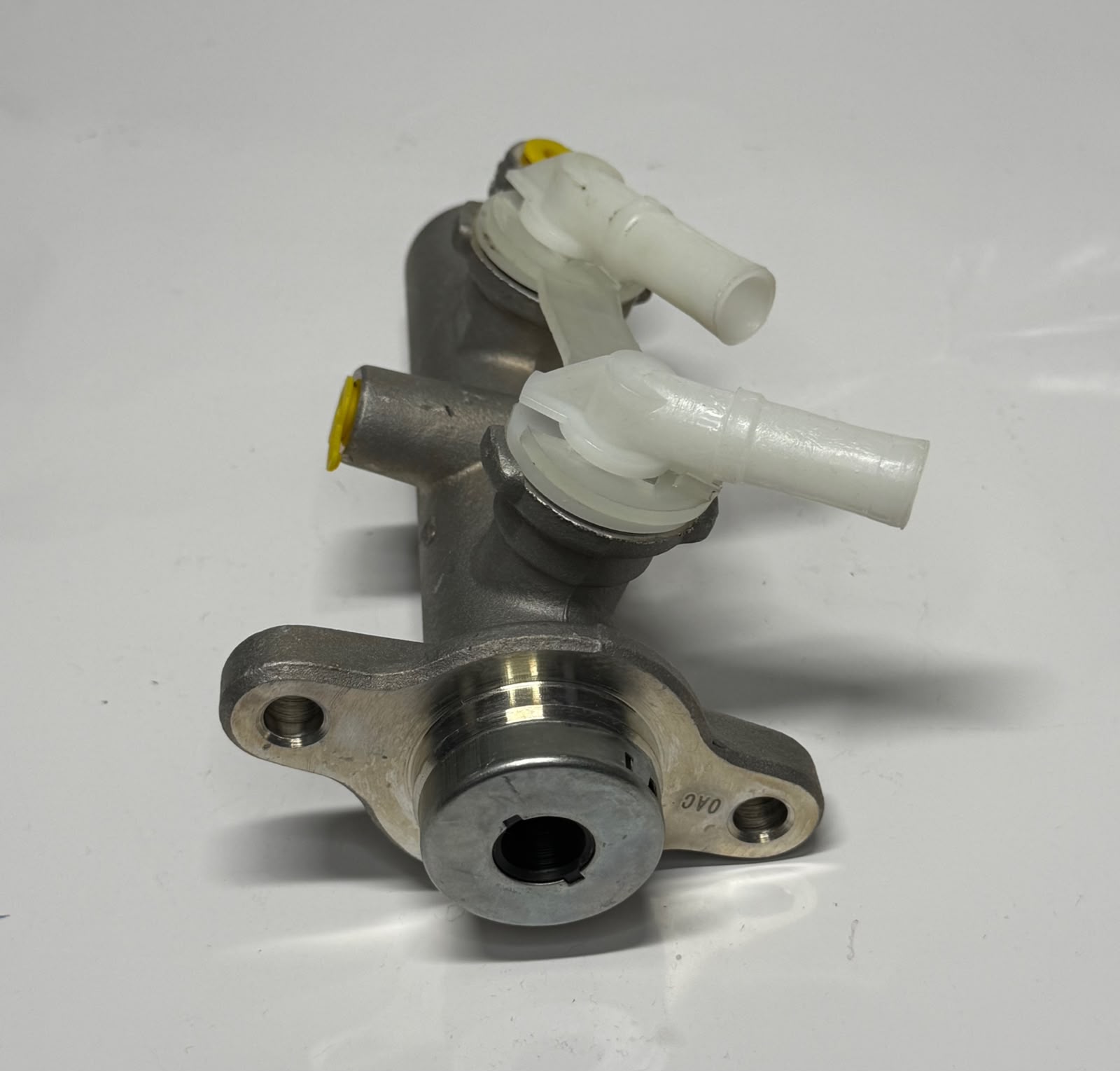 BOMBA FRENO URVAN 2000-2001 2.4 4 CIL